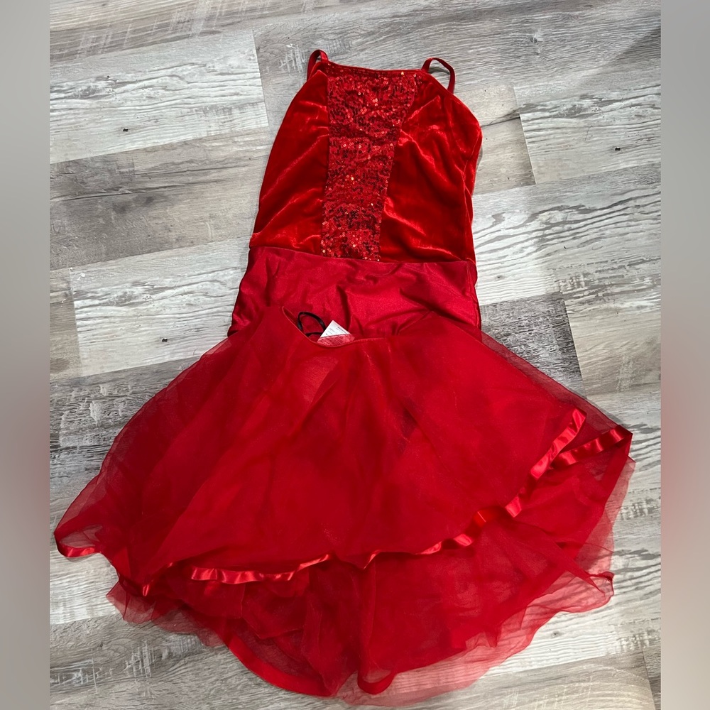2 piece Girls Revolution dancewear/costume (Red, Large)